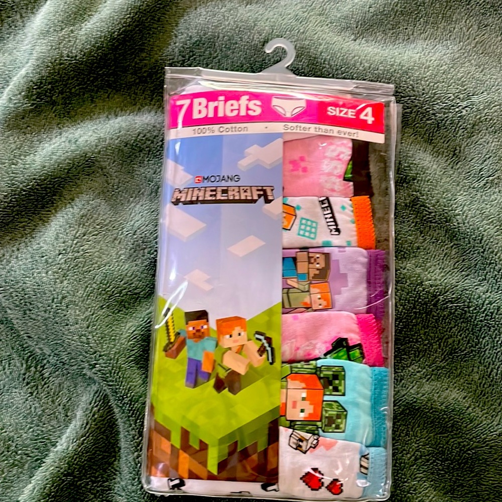 NWT - Mojang Minecraft, Girls Underwear Briefs, Size 4, Pack of 7